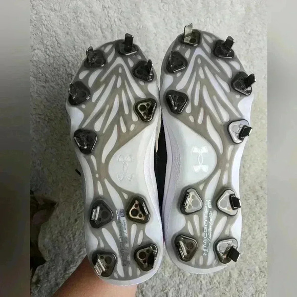 NWOT UNDER  ARMOUR Women Baseball shoes size 7 Microtips - Picture 7 of 8